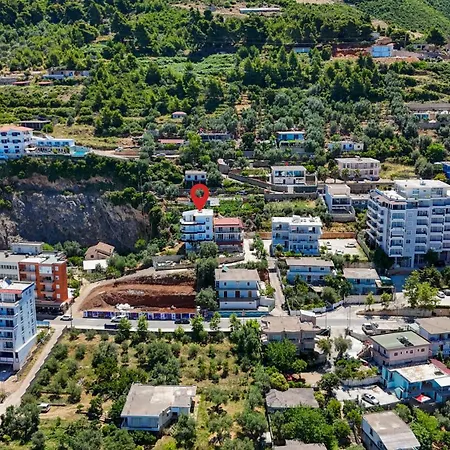 Foti アパート Vlorë